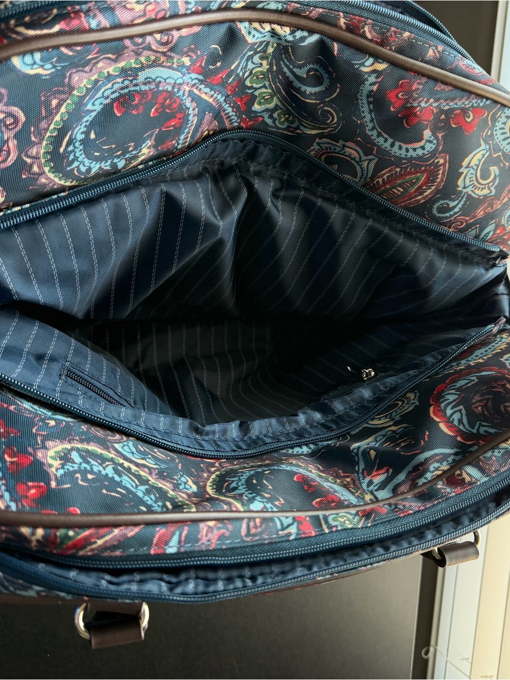 Chaps Richmond Park Paisley Carry  On Travel bag 19" - Picture 9 of 14